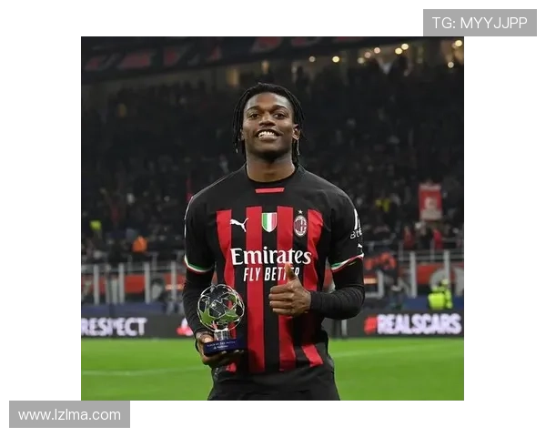 拉斐尔莱奥：足球场上的璀璨明星与未来之星的崛起之路