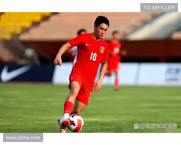 足球场上的泪水与荣耀谁是那位感动哭泣的明星球员