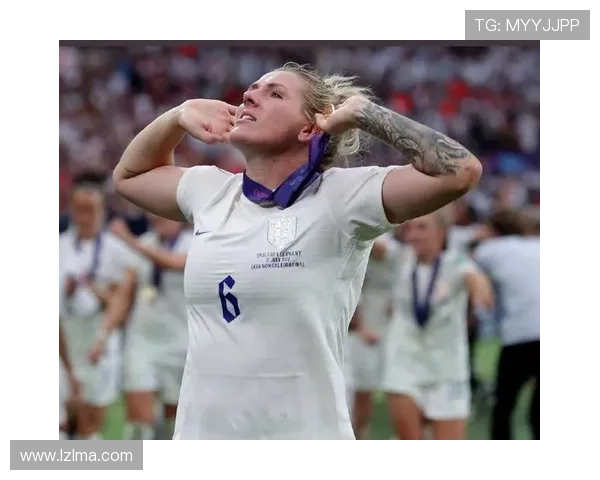 欧洲足球明星妻子们的魅力写真展现她们的风采与生活